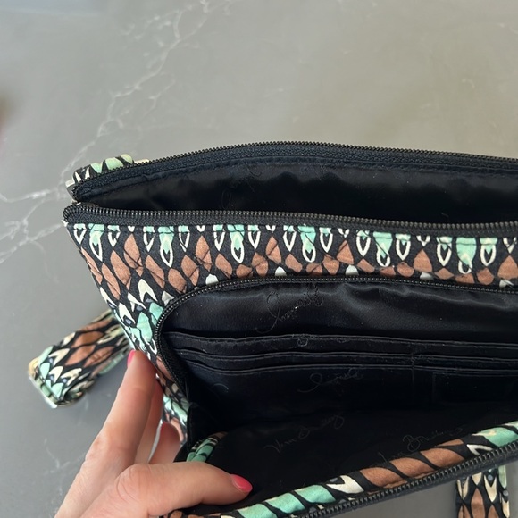Vera Bradley cross body/wallet with strap - Picture 5 of 5